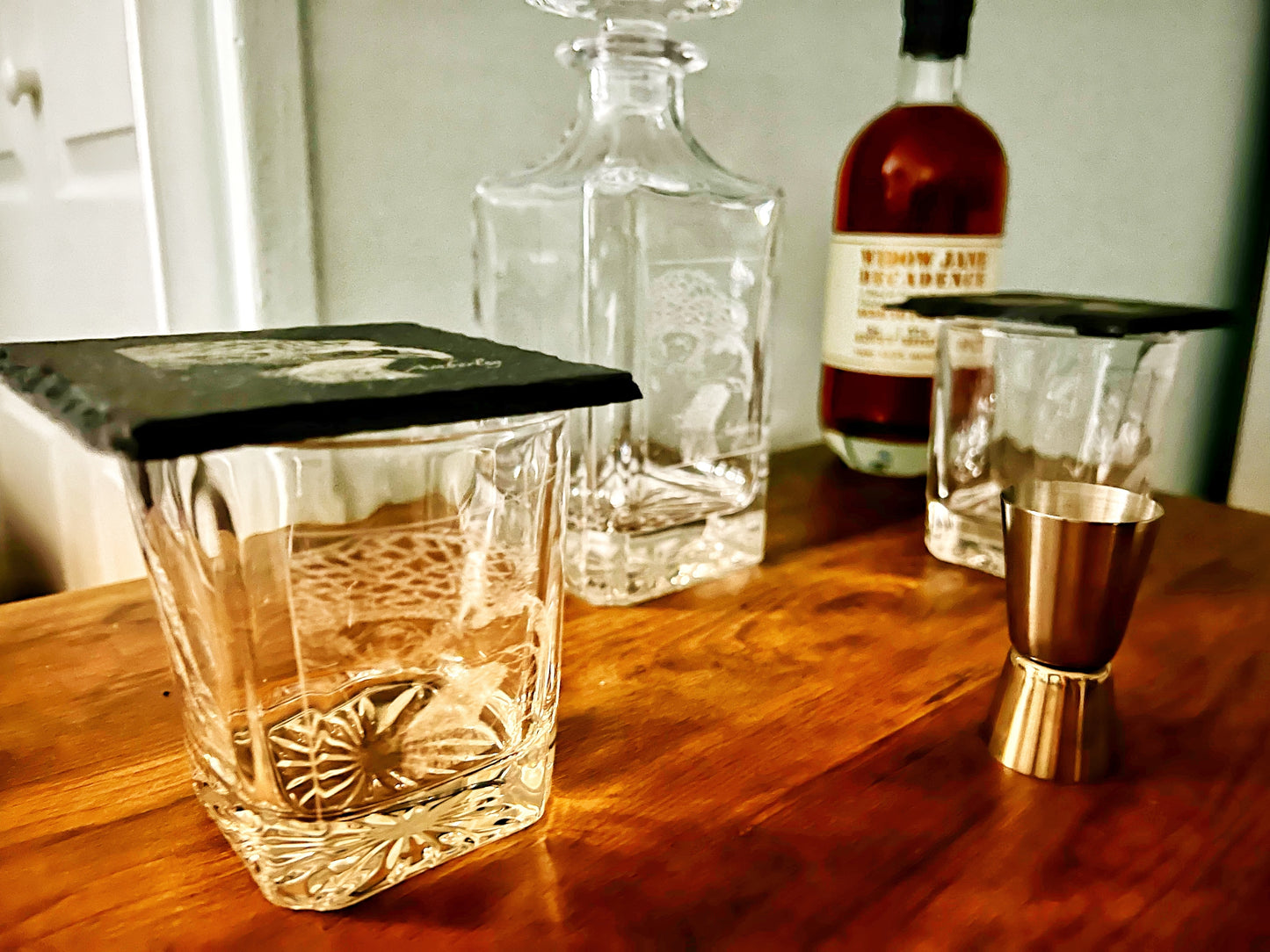 Personalized Engraved Whisky Decanter Set. Engraved Bourbon Decanter Set with Bourbon Glasses - Bourbon Decanter,  Engraved Whisky Glasses, Bourbon Glasses